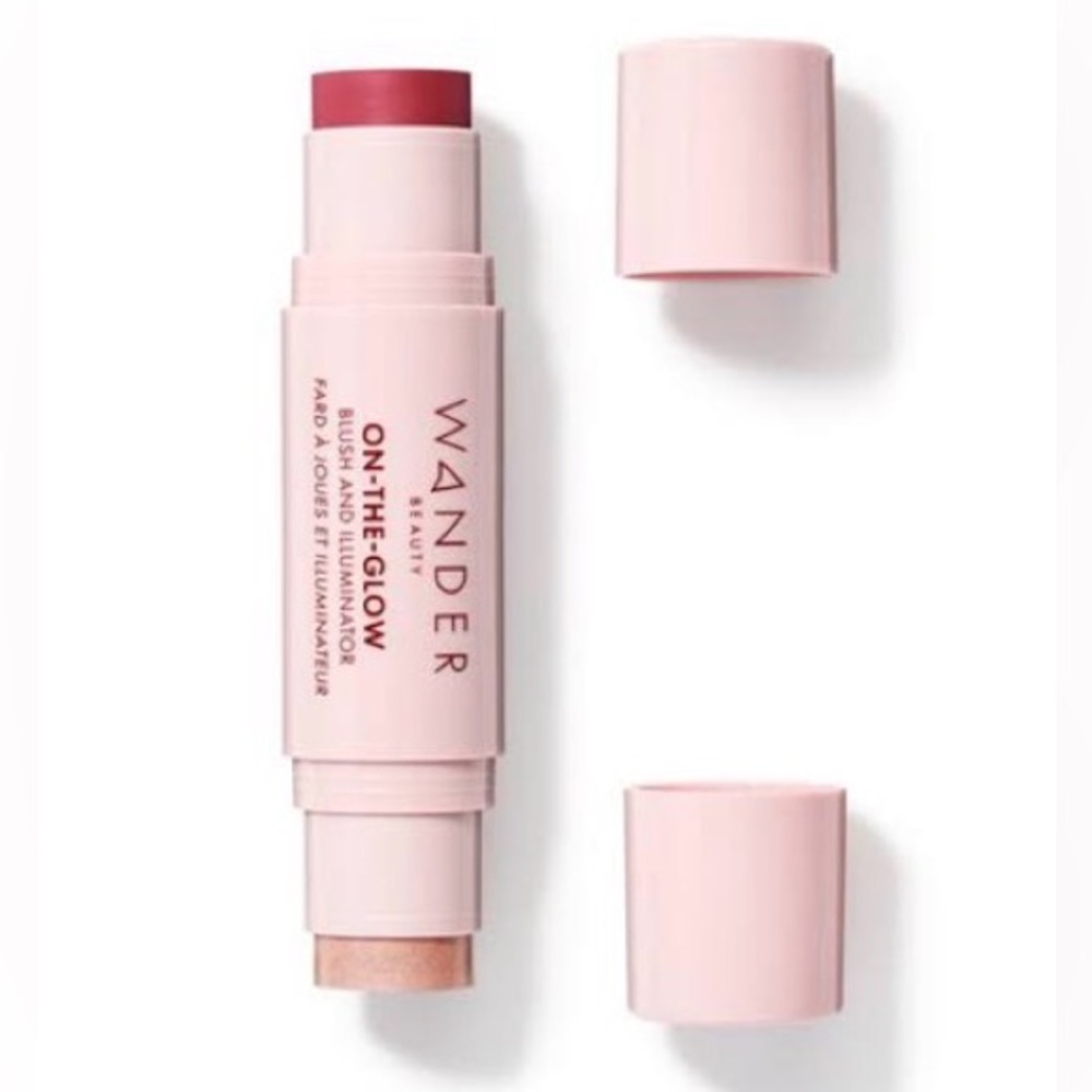 Wander STRAWBERRY FIELDS On-The-Glow Blush and Illuminator - Soft Pink